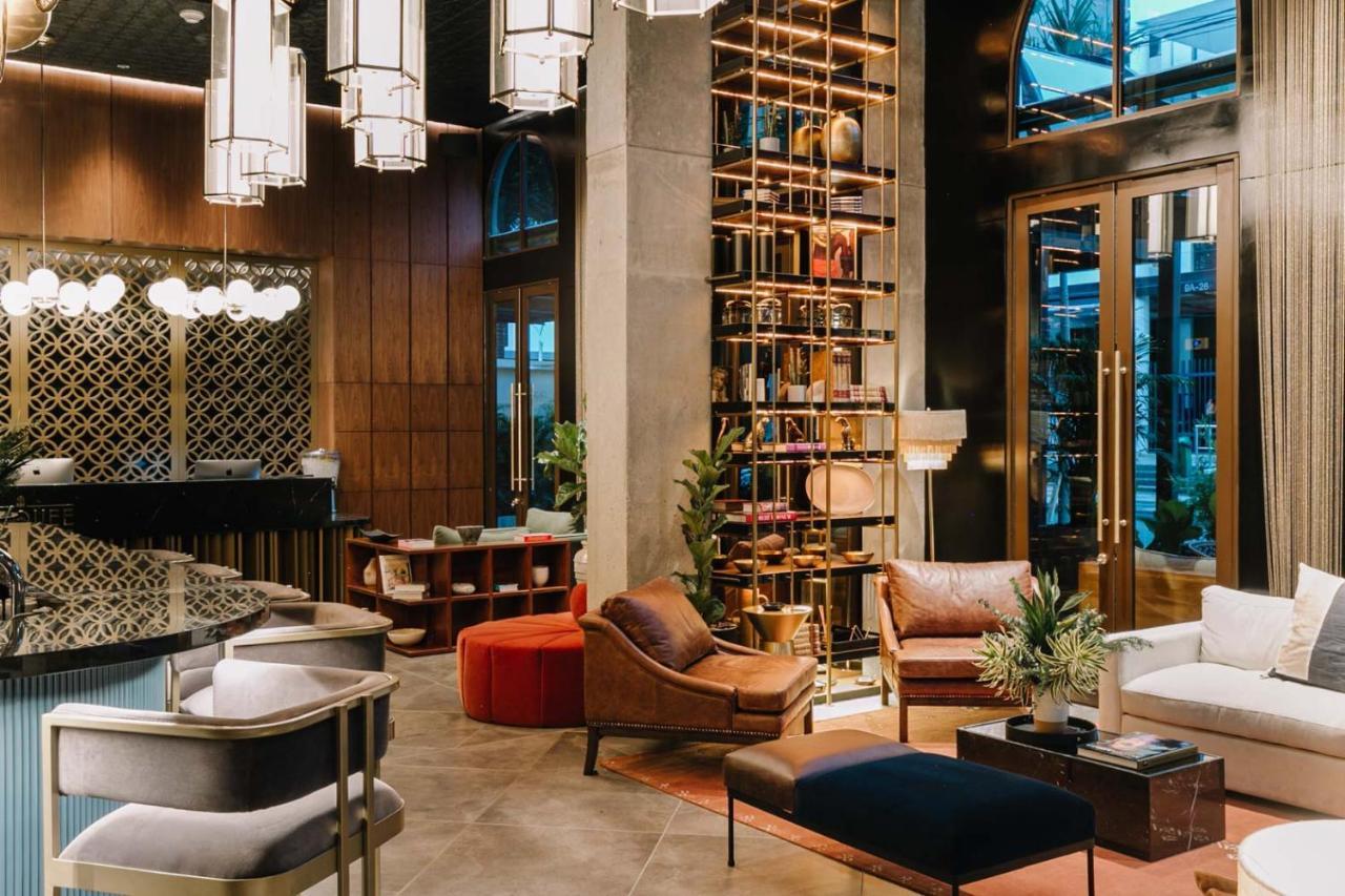 Hotel Marquee Medellin Bagian luar foto The Library at The Hari