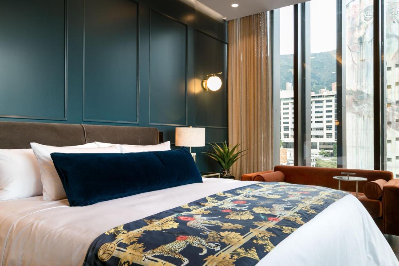 Hotel Marquee Medellin Bagian luar foto Deluxe Room