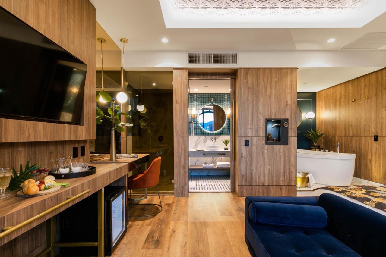 Hotel Marquee Medellin Bagian luar foto A suite at the hotel