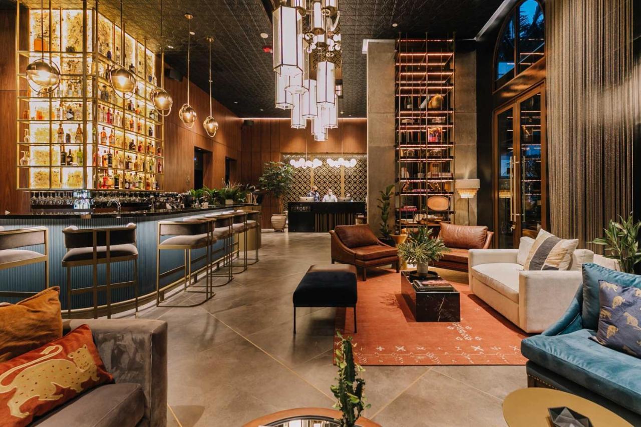 Hotel Marquee Medellin Bagian luar foto The bar at the 1018
