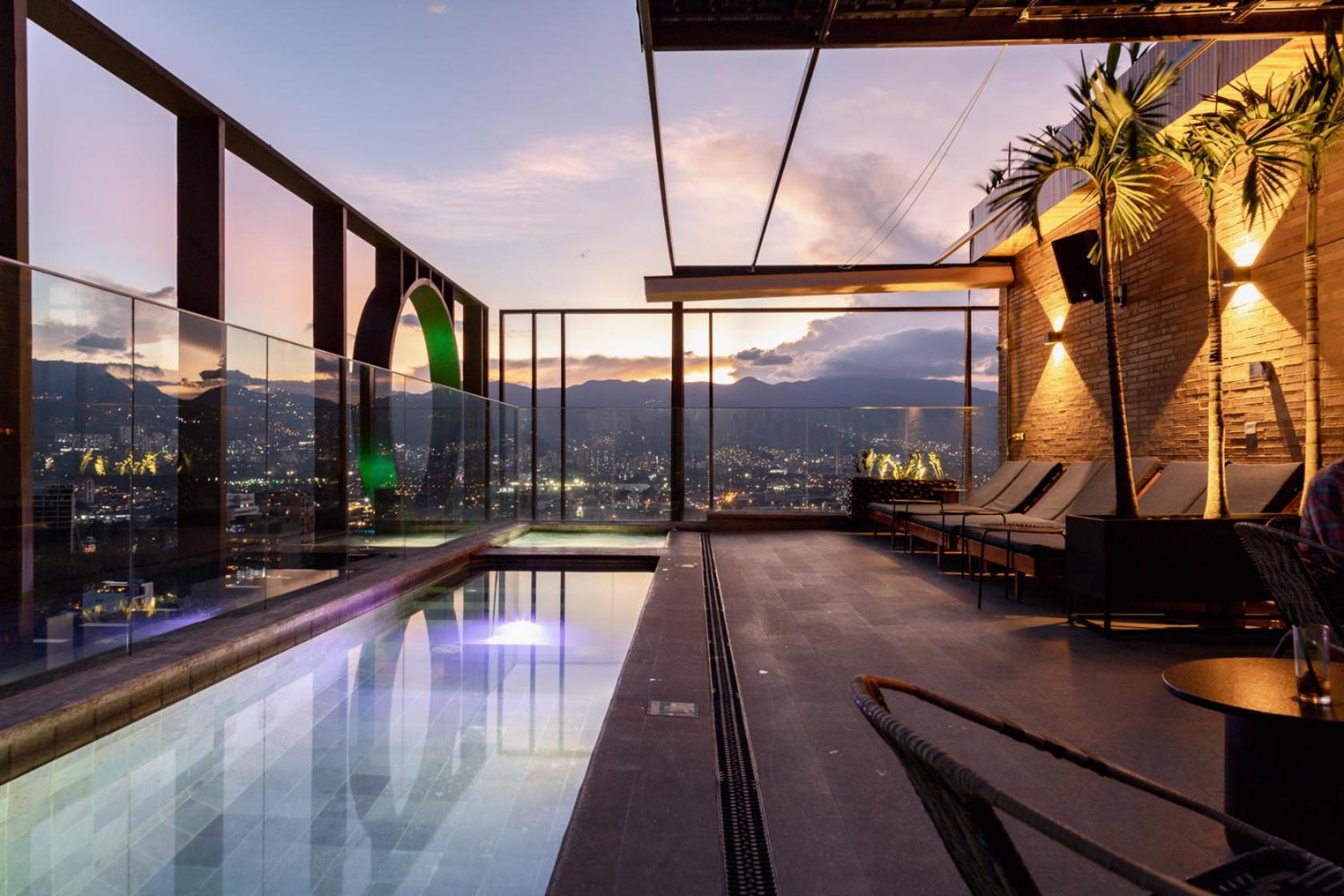 Hotel Marquee Medellin Bagian luar foto The Sky Bar